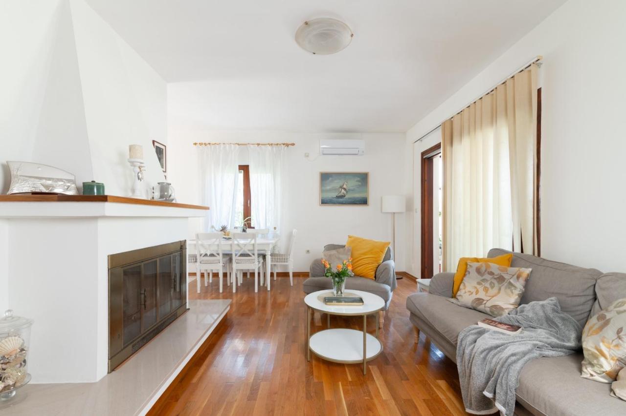 Apartments Rozelyn อูกล์ยัน ภายนอก รูปภาพ