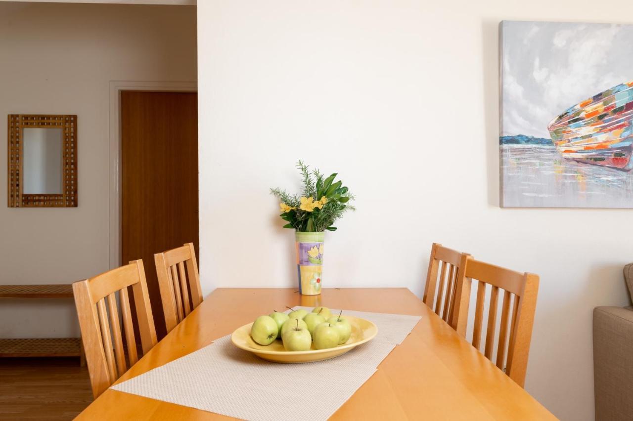 Apartments Rozelyn อูกล์ยัน ภายนอก รูปภาพ