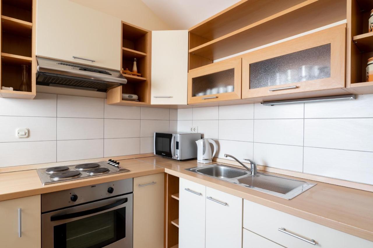 Apartments Rozelyn อูกล์ยัน ภายนอก รูปภาพ